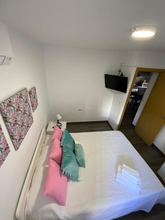 4 Capulino Apartamentos Málaga Esterno foto